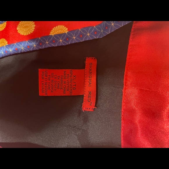 Beautiful satin robe! Size XL. - Picture 2 of 3